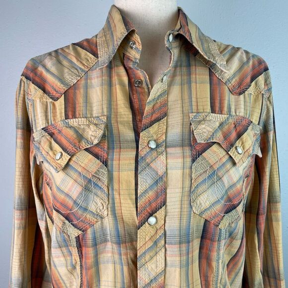 True Religion plaid Snap Down Shirt Size M EUC - Picture 2 of 9